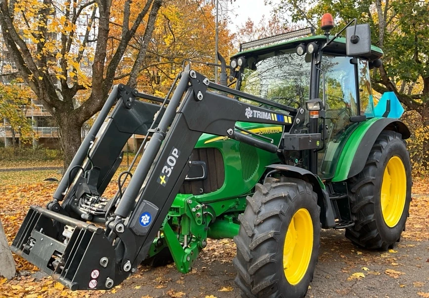 Трактор John Deere 5720, снимка 3 - Селскостопанска техника - 55932322