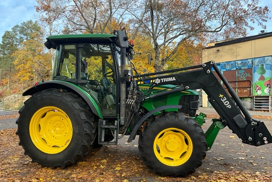 Трактор John Deere 5720