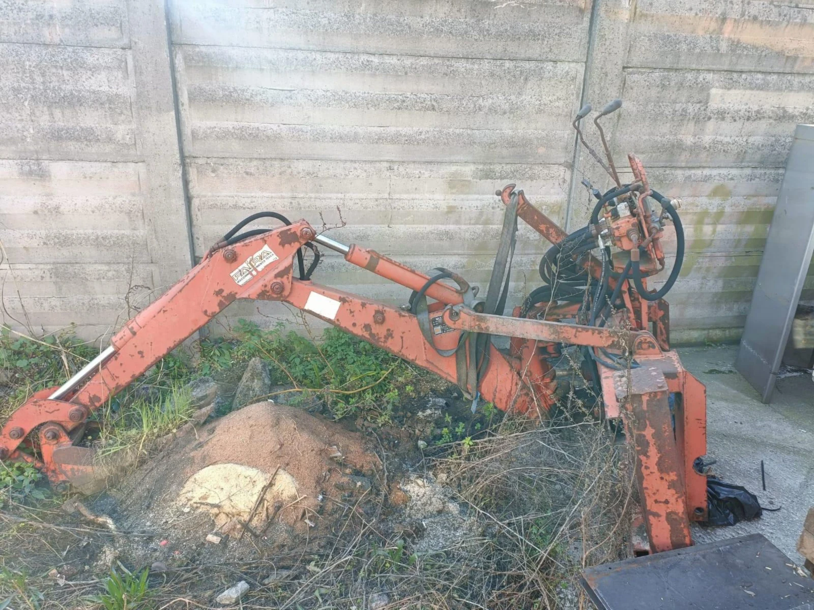 Допълнително оборудване Друг вид Прикачен инвентар за багер -трактор, снимка 1