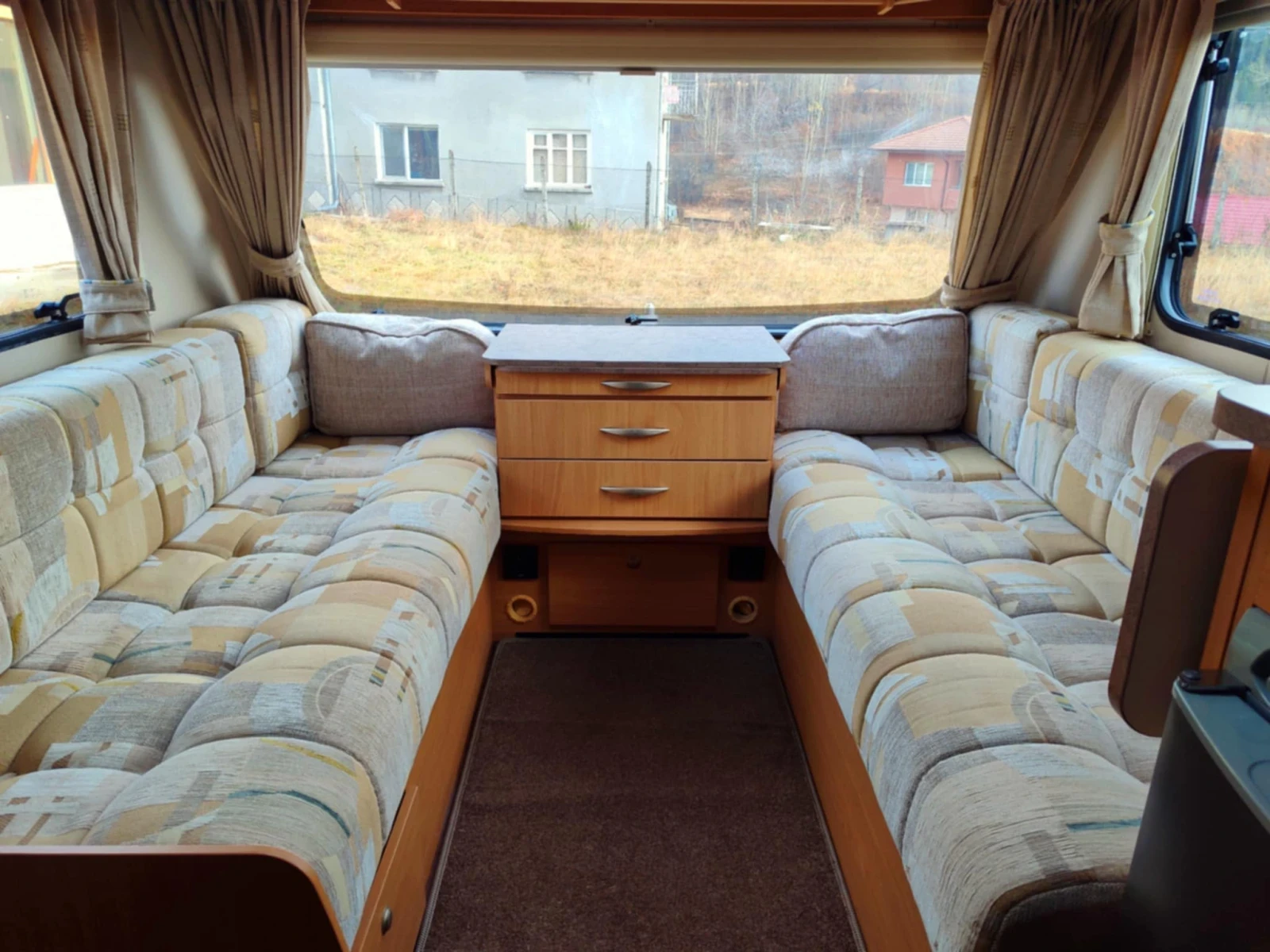 Каравана Eldis Eldis , снимка 7 - Каравани и кемпери - 54084347