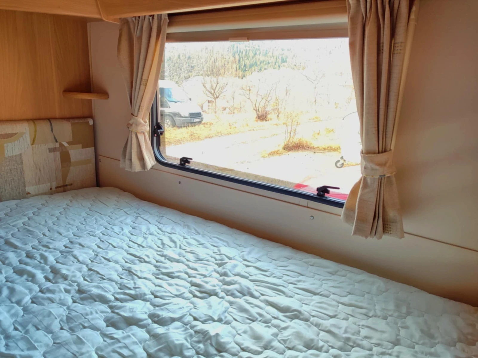 Каравана Eldis Eldis , снимка 4 - Каравани и кемпери - 54084347