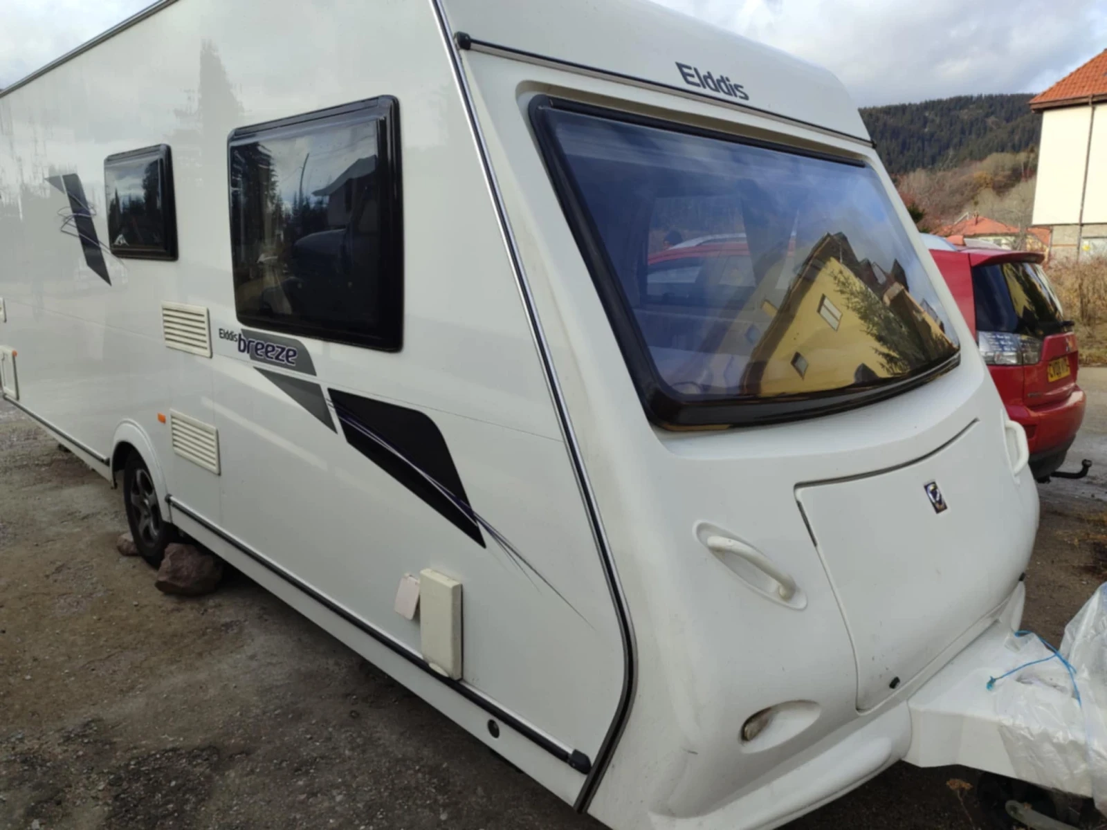 Каравана Eldis Eldis , снимка 12 - Каравани и кемпери - 54084347