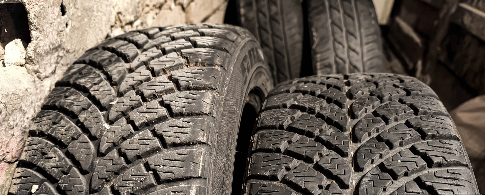 Гуми Зимни 185/55R14, снимка 2 - Гуми и джанти - 54333706