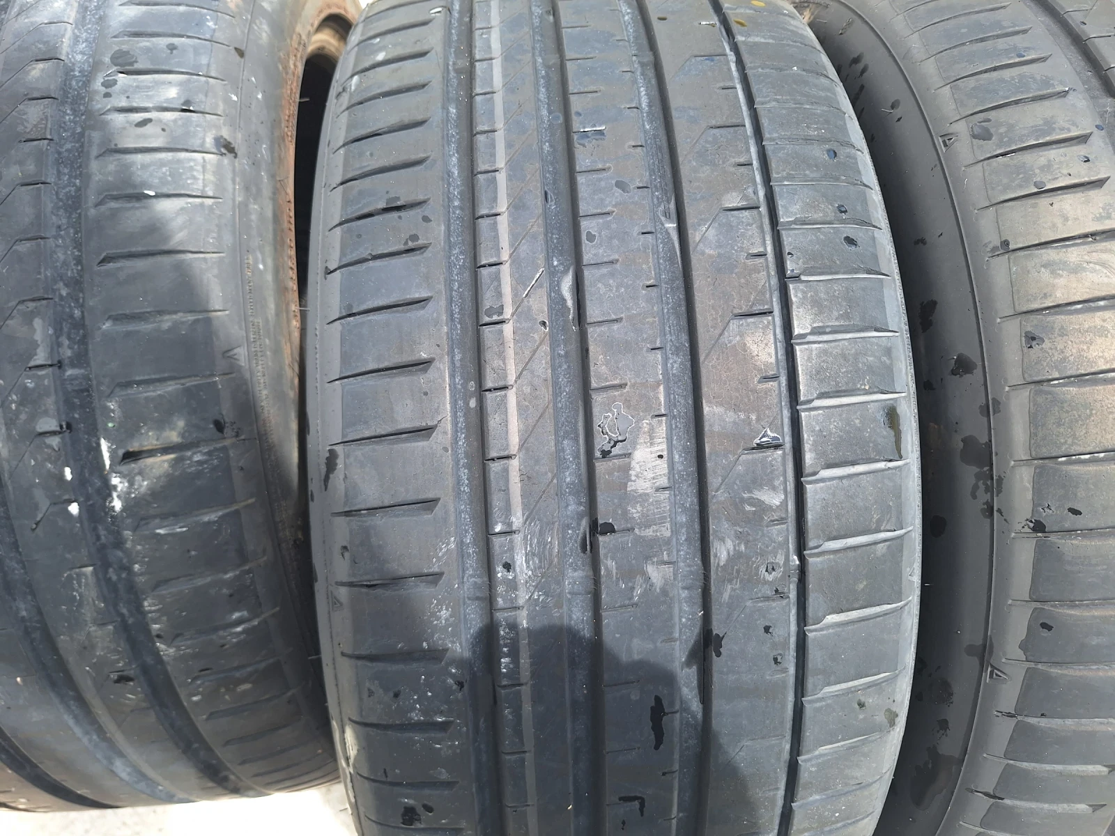 Гуми Летни 275/40R20, снимка 4 - Гуми и джанти - 54580851
