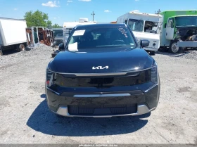 Kia EV9 Wind, снимка 12