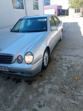 Mercedes-Benz E 270, снимка 2