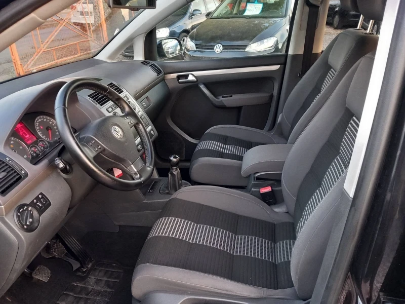 VW Touran 1.9TDI, снимка 9 - Автомобили и джипове - 47413760