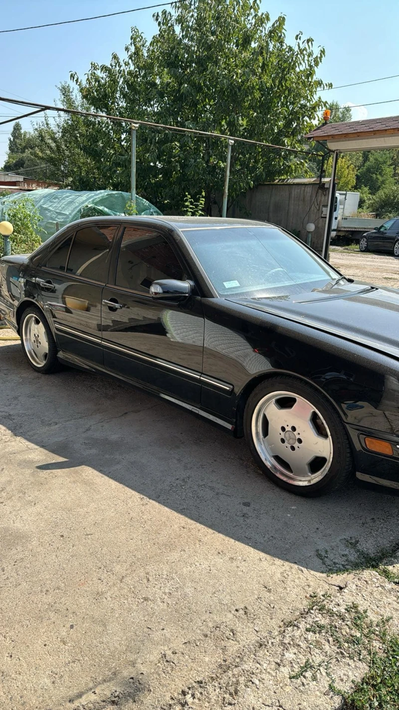 Mercedes-Benz E 55 AMG, снимка 5 - Автомобили и джипове - 47931532