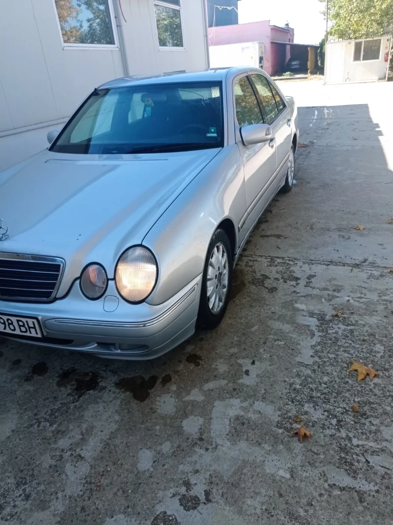 Mercedes-Benz E 270, снимка 2 - Автомобили и джипове - 48364989