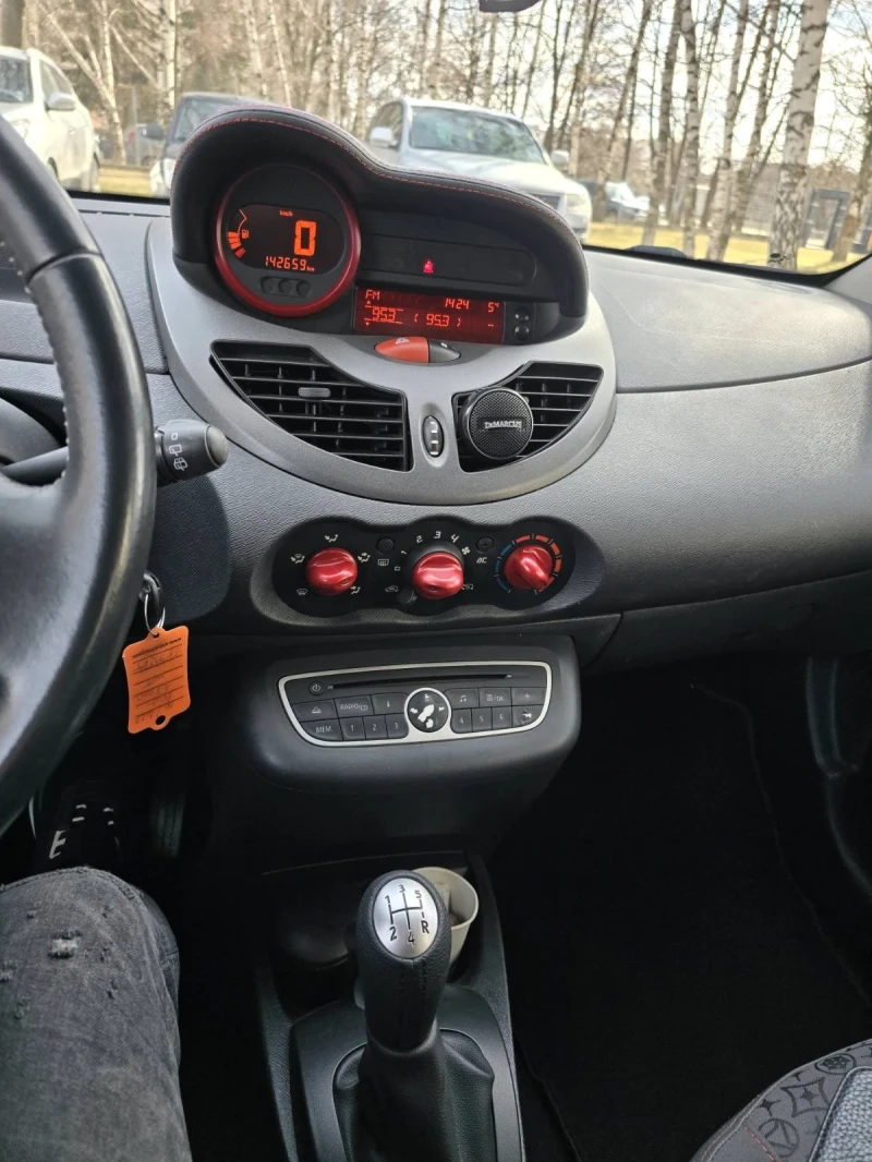 Renault Twingo 1.5 DCI, снимка 4 - Автомобили и джипове - 49245598