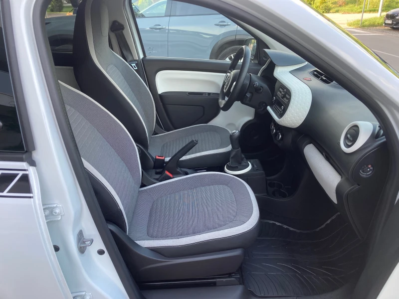 Renault Twingo LIMITED, снимка 11 - Автомобили и джипове - 50635026