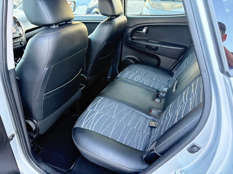 Kia Venga 1.4 газов инжекцион, снимка 11 - Автомобили и джипове - 51193856