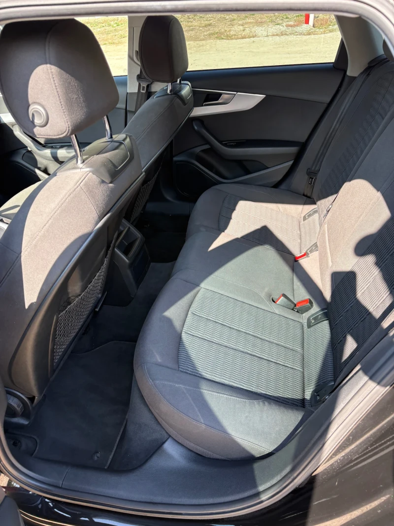Audi A4 2.0 TDI Ultra S-tronic, снимка 12 - Автомобили и джипове - 52063283