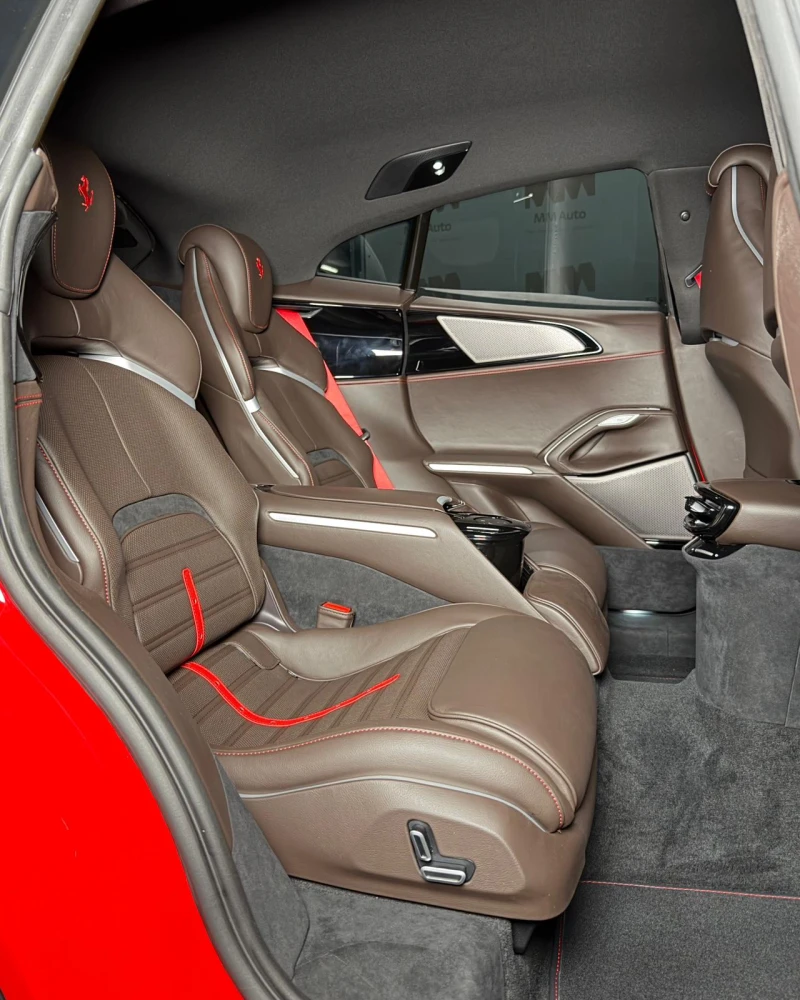 Ferrari Purosangue V12* Carbon* Display* Ventilation, снимка 12 - Автомобили и джипове - 52545848