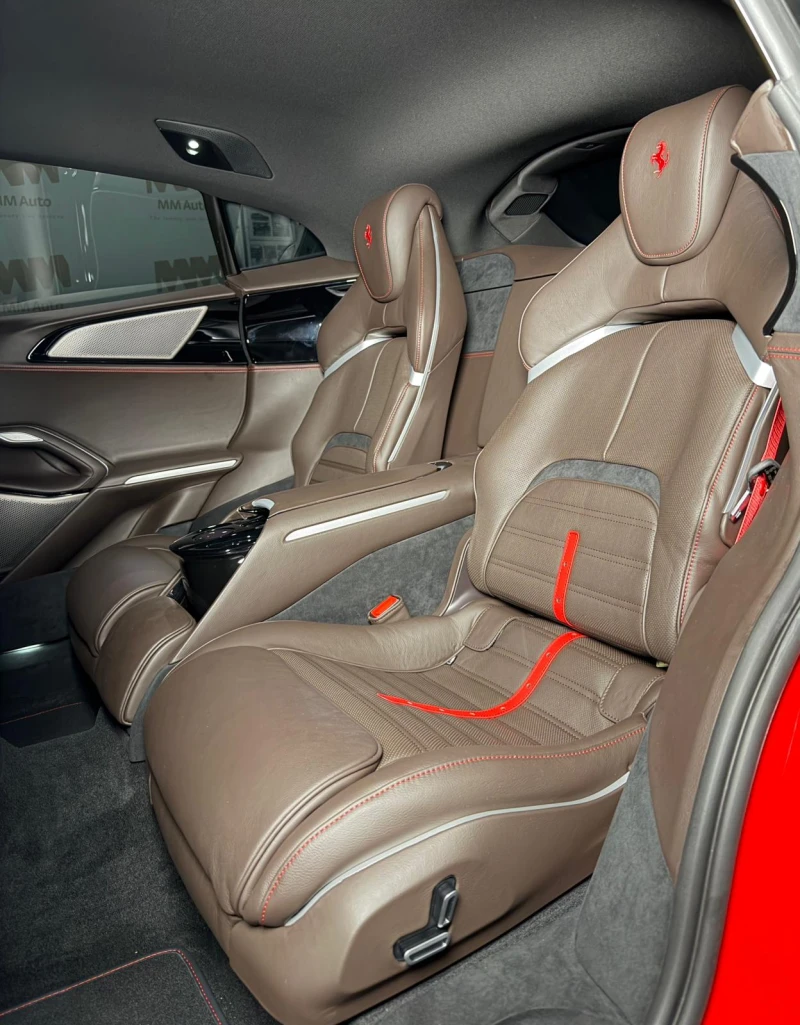 Ferrari Purosangue V12* Carbon* Display* Ventilation, снимка 7 - Автомобили и джипове - 52545848