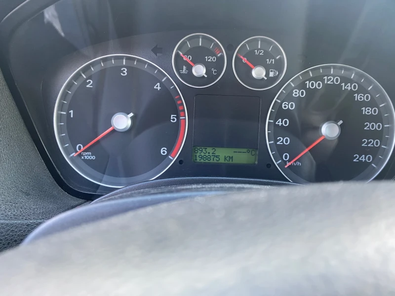 Ford Focus 1.6 tdci 109hp, снимка 8 - Автомобили и джипове - 52597738