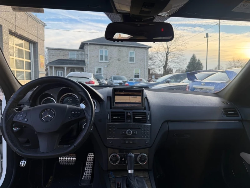 Mercedes-Benz C 63 AMG * * CARFAX * * АВТО КРЕДИТ * * , снимка 10 - Автомобили и джипове - 52650456