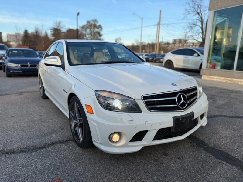 Mercedes-Benz C 63 AMG * * CARFAX * * АВТО КРЕДИТ * * , снимка 3 - Автомобили и джипове - 52650456