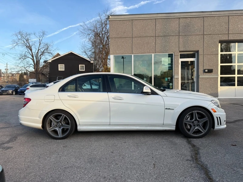 Mercedes-Benz C 63 AMG * * CARFAX * * АВТО КРЕДИТ * * , снимка 4 - Автомобили и джипове - 52650456
