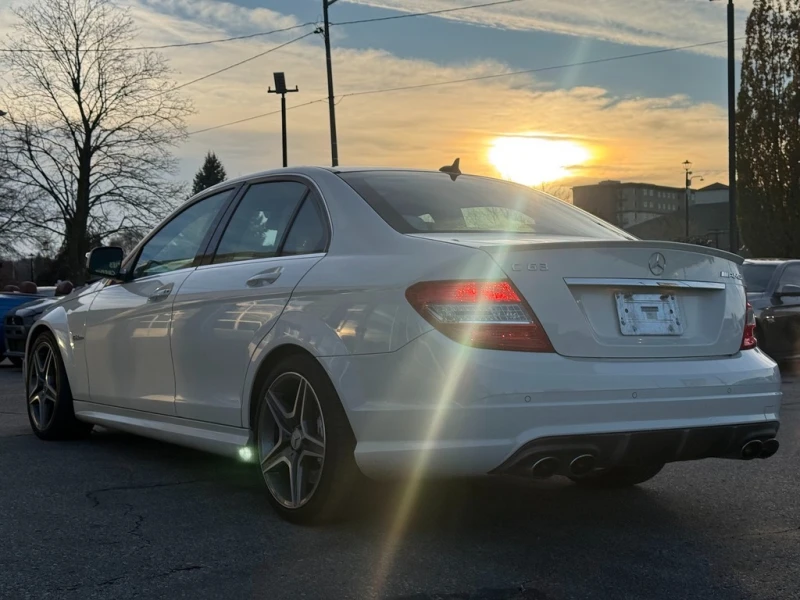 Mercedes-Benz C 63 AMG * * CARFAX * * АВТО КРЕДИТ * * , снимка 8 - Автомобили и джипове - 52650456