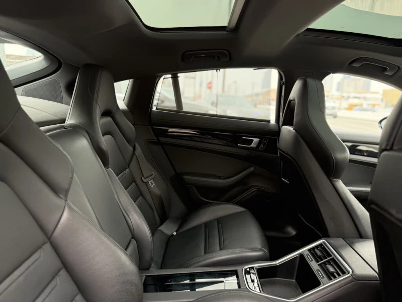 Porsche Panamera 4* AWD* АвтоКредит* (ЦЕНА ДО БГ), снимка 14 - Автомобили и джипове - 52857662