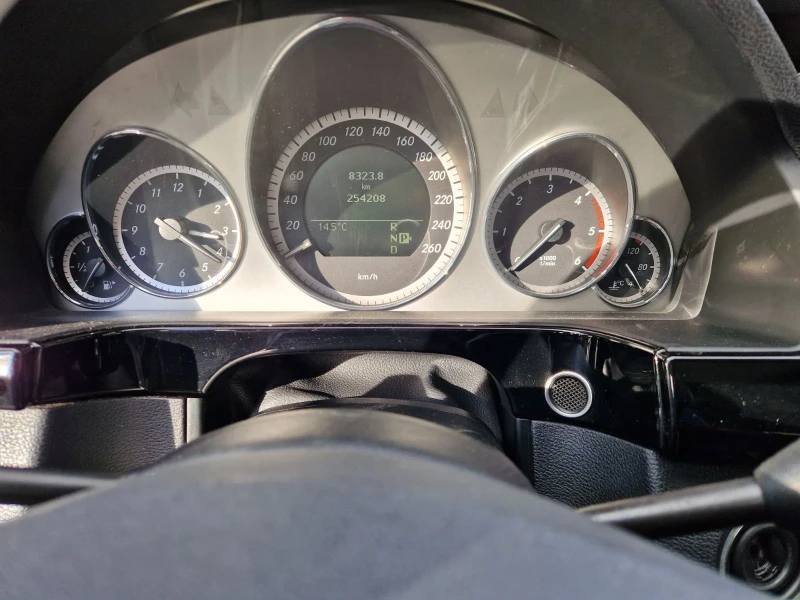 Mercedes-Benz E 350, снимка 8 - Автомобили и джипове - 53100218