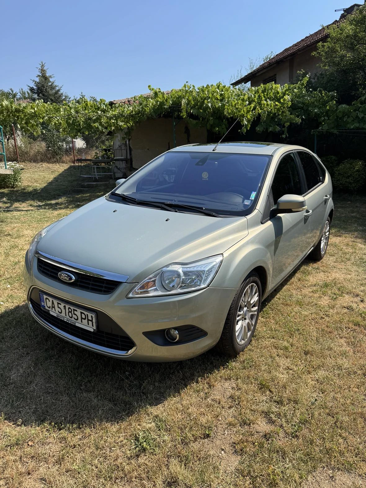Ford Focus Ghia - изображение 10