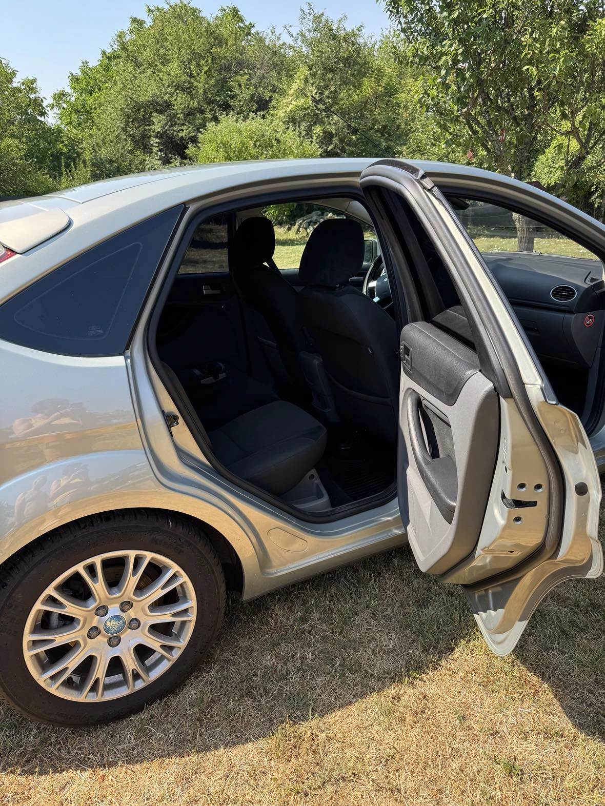 Ford Focus Ghia - изображение 6
