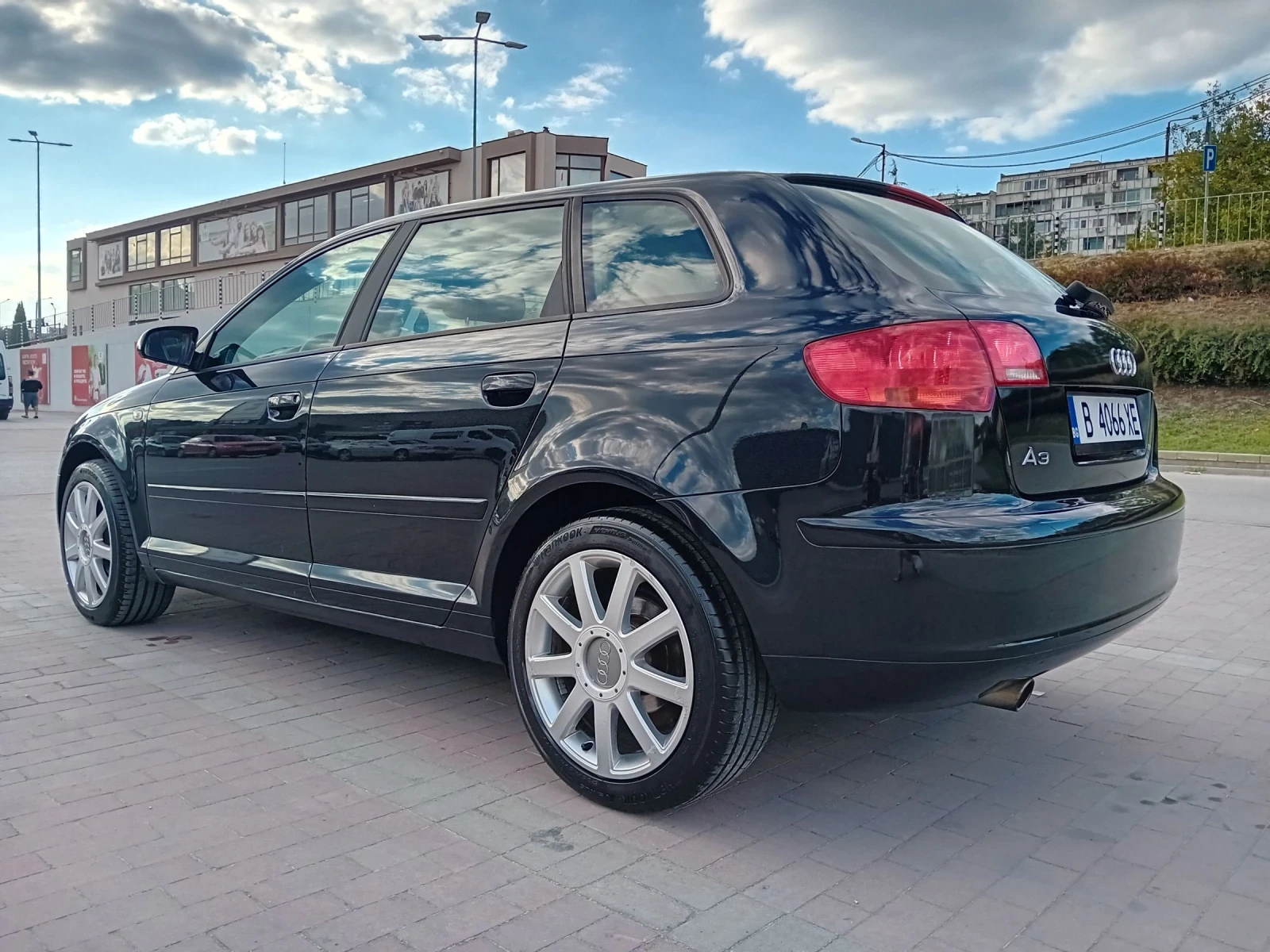 Audi A3 1.6i Sportback 8pa top  - изображение 4