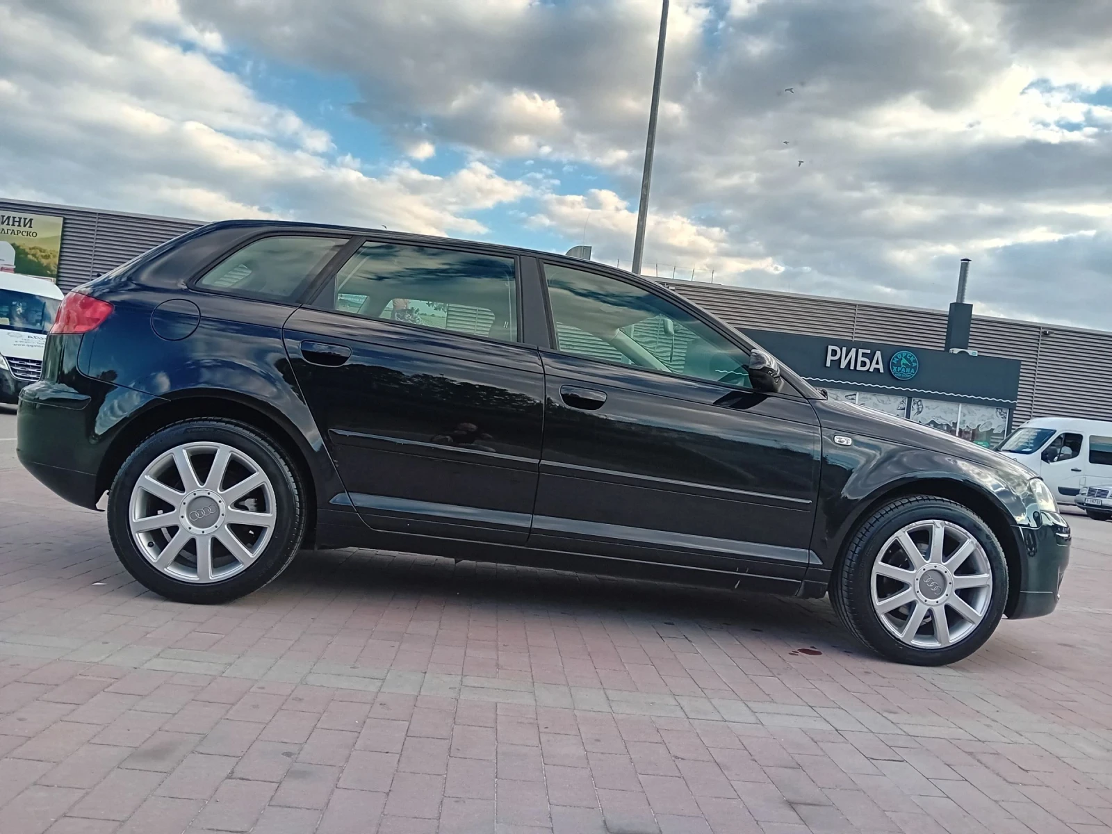 Audi A3 1.6i Sportback 8pa top  - изображение 10