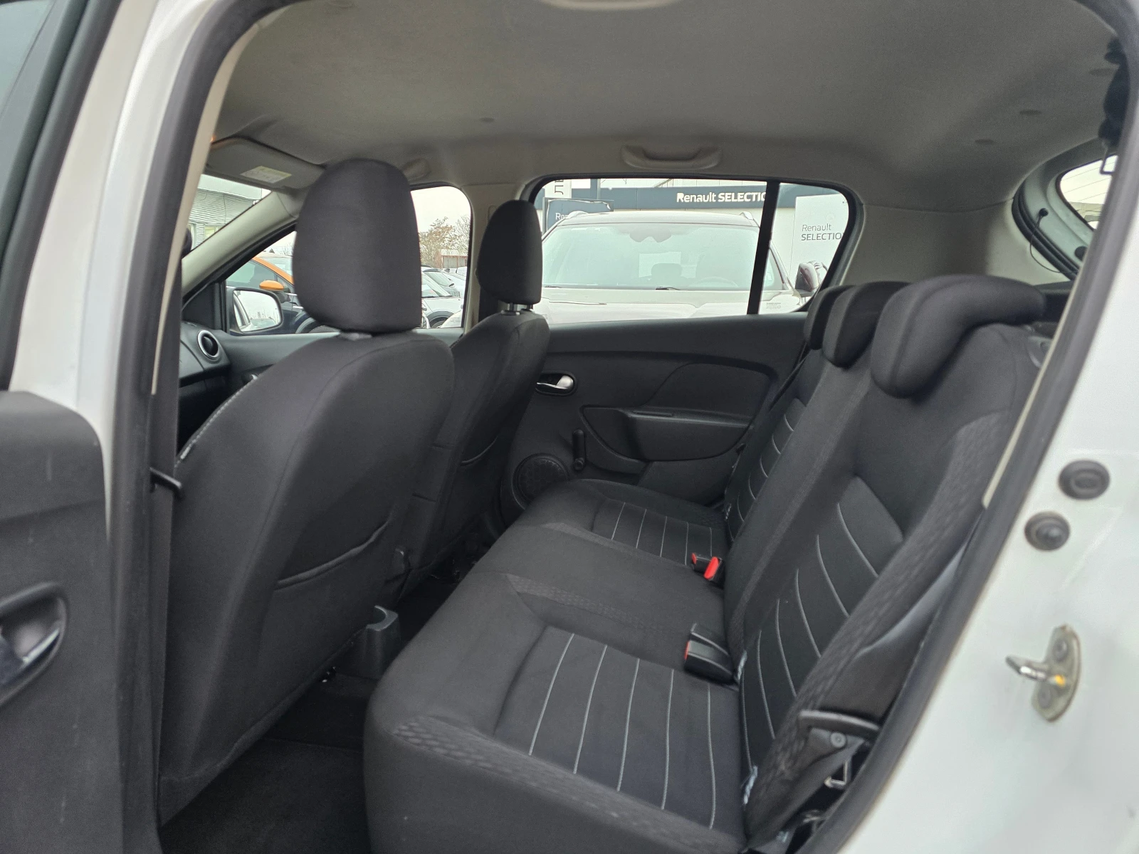 Dacia Sandero 1.5 dCi - изображение 7