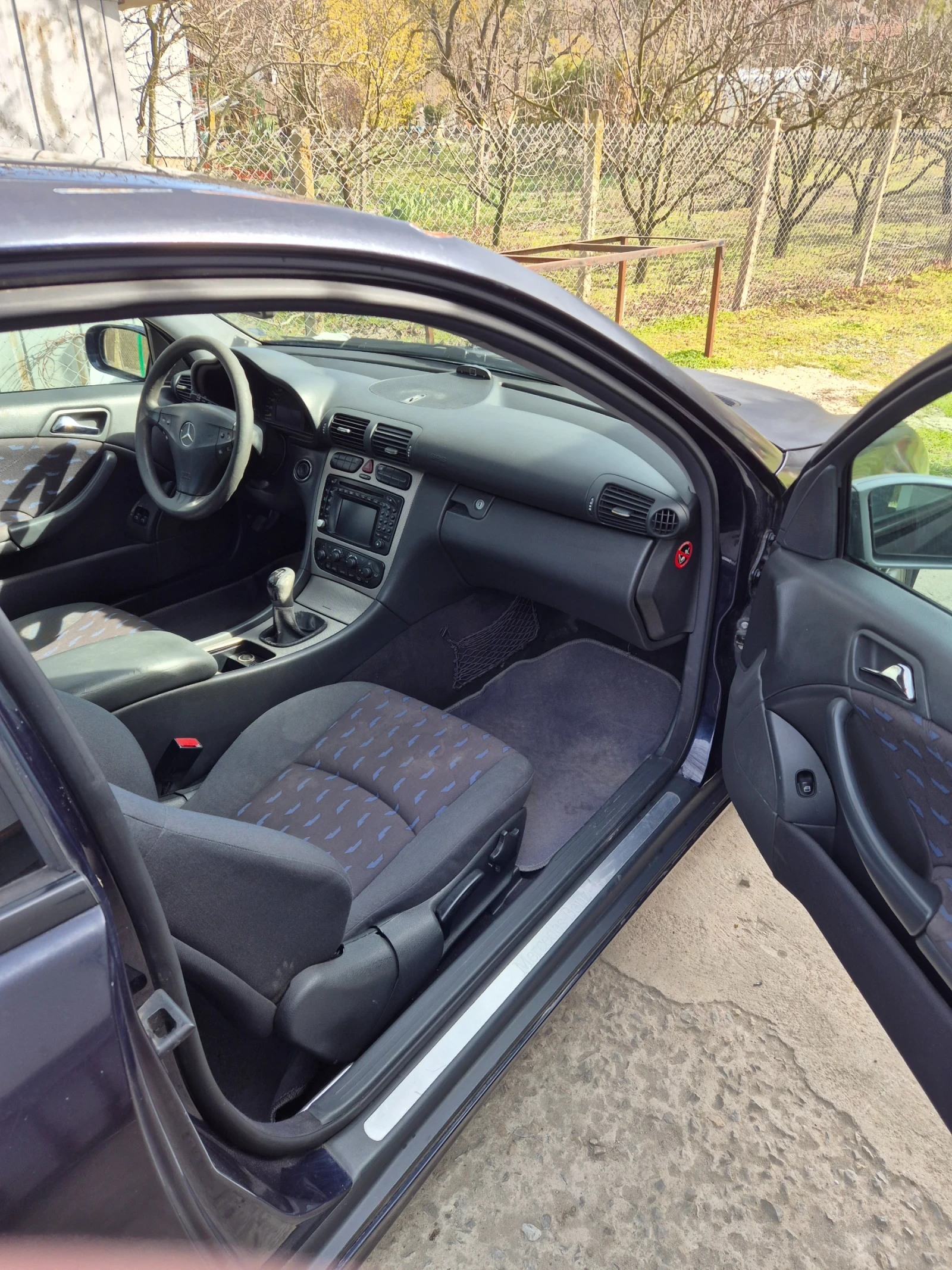 Mercedes-Benz C 220 W203, снимка 10 - Автомобили и джипове - 53814953