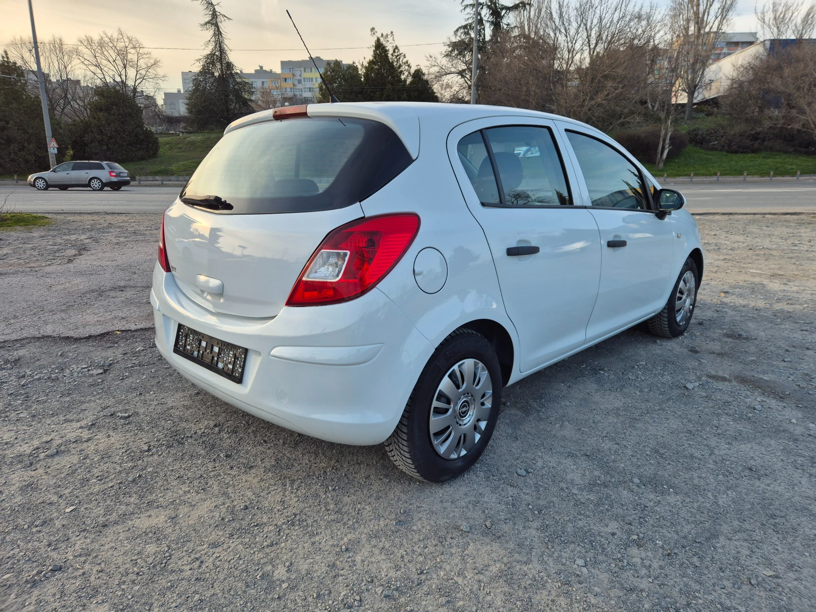 Opel Corsa 1.2i, снимка 5 - Автомобили и джипове - 53821689
