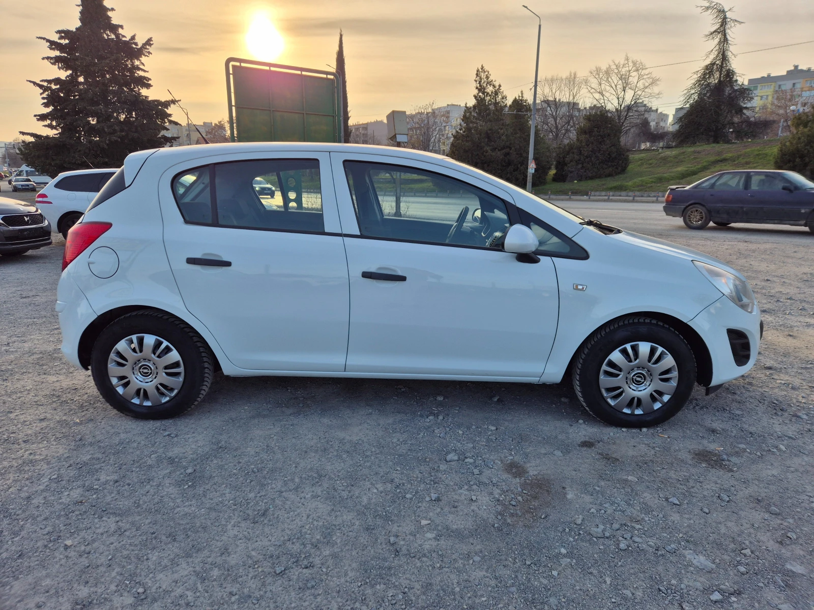 Opel Corsa 1.2i, снимка 6 - Автомобили и джипове - 53821689