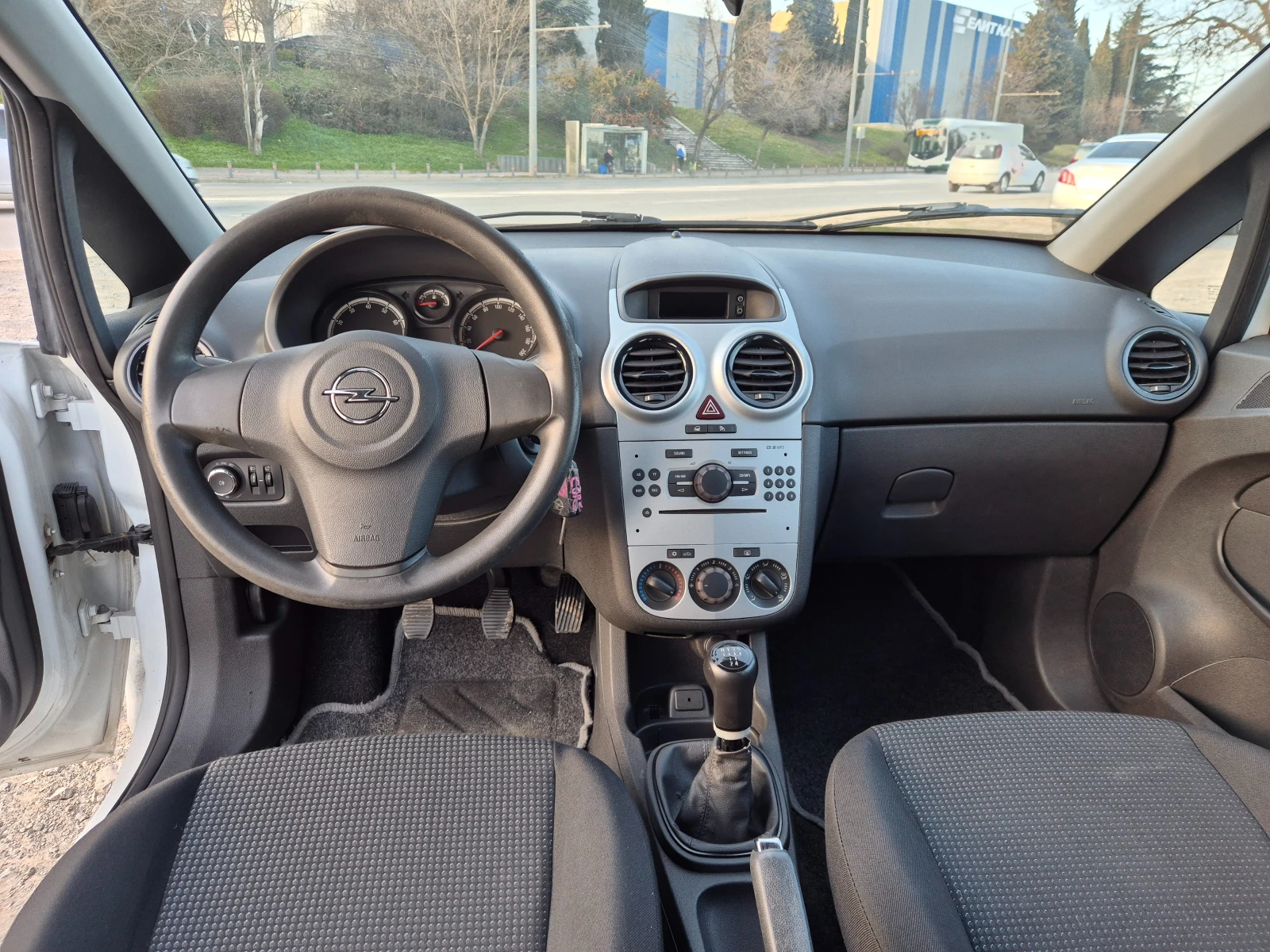 Opel Corsa 1.2i, снимка 14 - Автомобили и джипове - 53821689