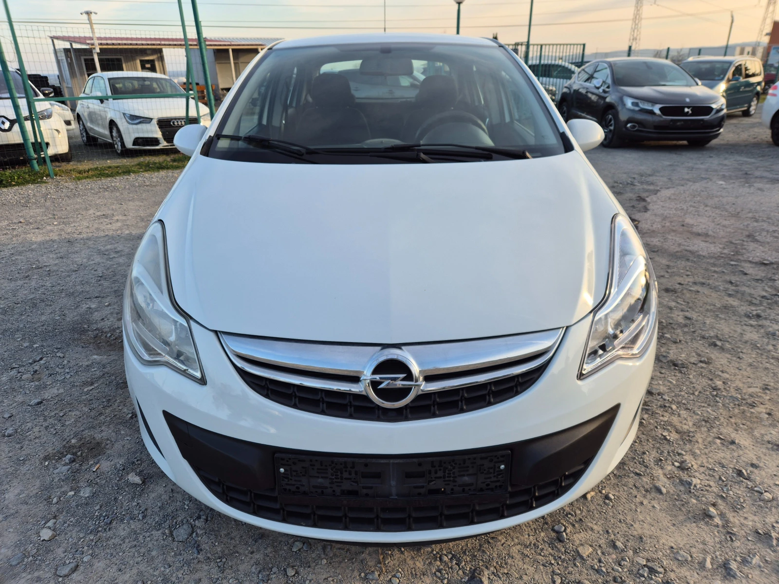 Opel Corsa 1.2i, снимка 8 - Автомобили и джипове - 53821689