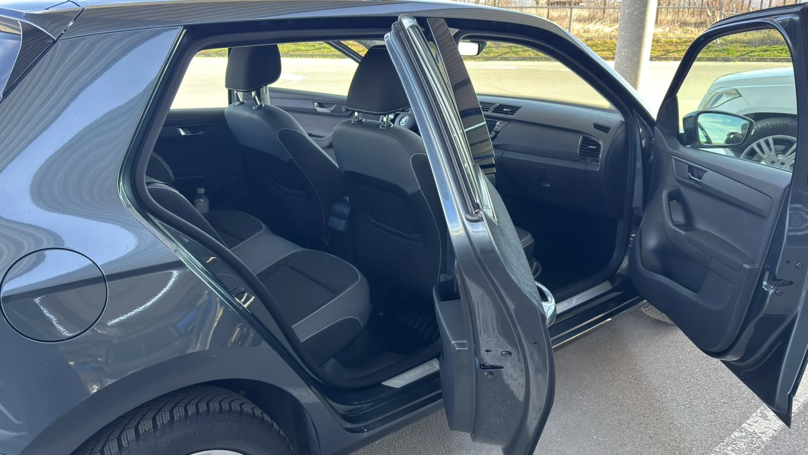 Skoda Fabia, снимка 12 - Автомобили и джипове - 53873442