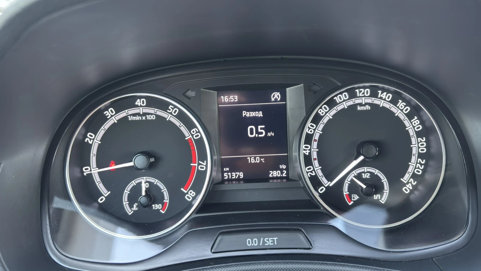 Skoda Fabia, снимка 9 - Автомобили и джипове - 53873442