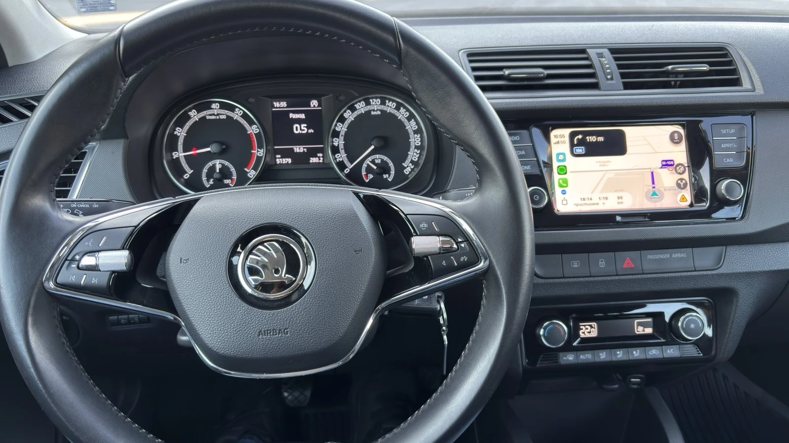 Skoda Fabia, снимка 15 - Автомобили и джипове - 53873442