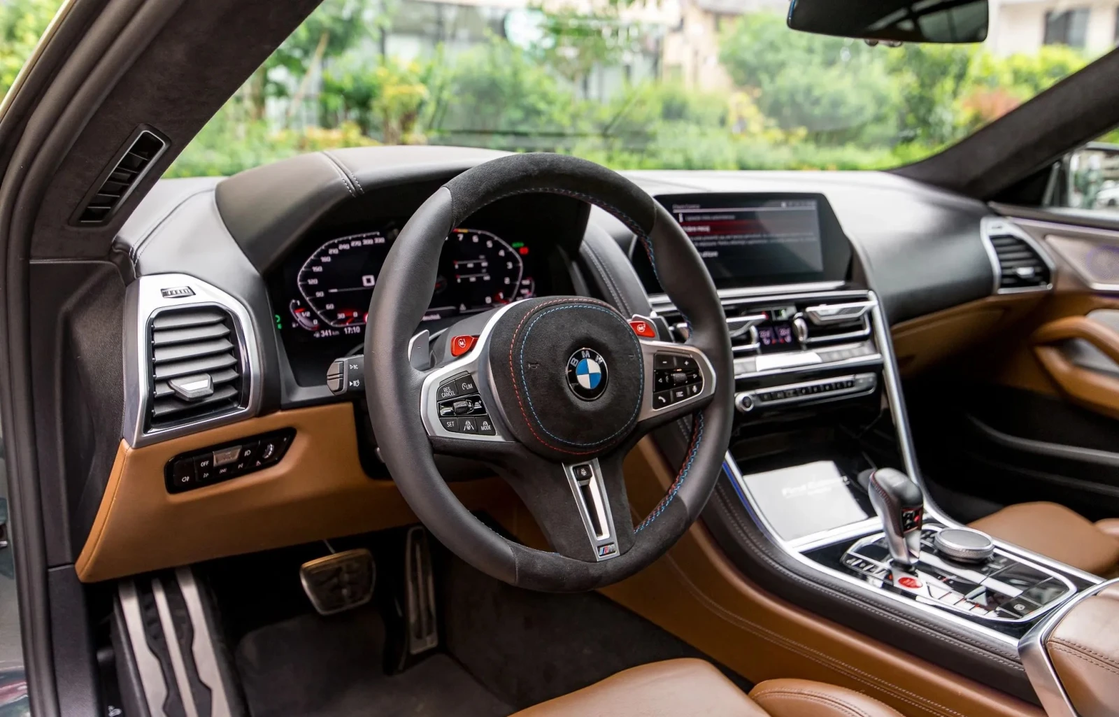 BMW M8 Competition First Edition 1/400, снимка 10 - Автомобили и джипове - 53999914