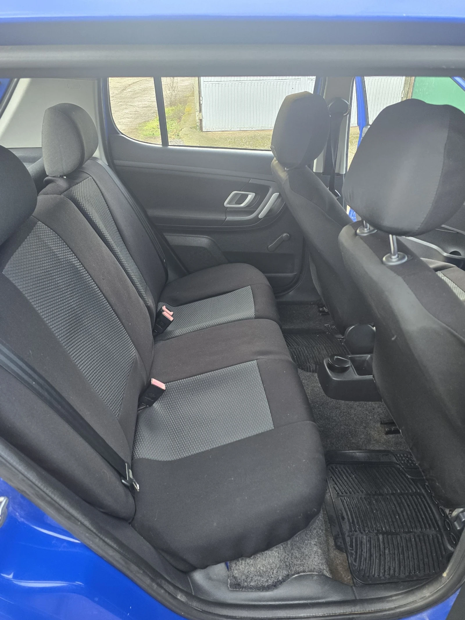 Skoda Fabia, снимка 12 - Автомобили и джипове - 54100152