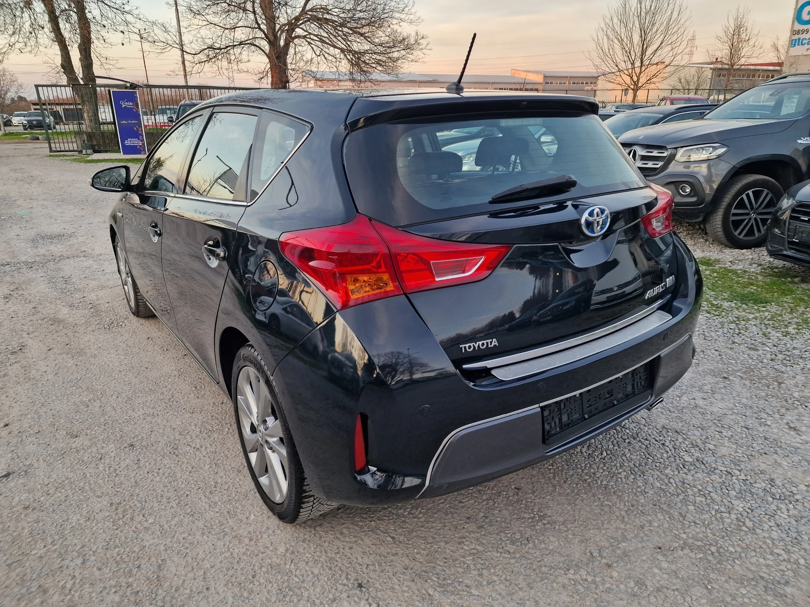 Toyota Auris  1, 8HYBRID-���������-������-���������-����� ����� | Mobile.bg � ����������� 4
