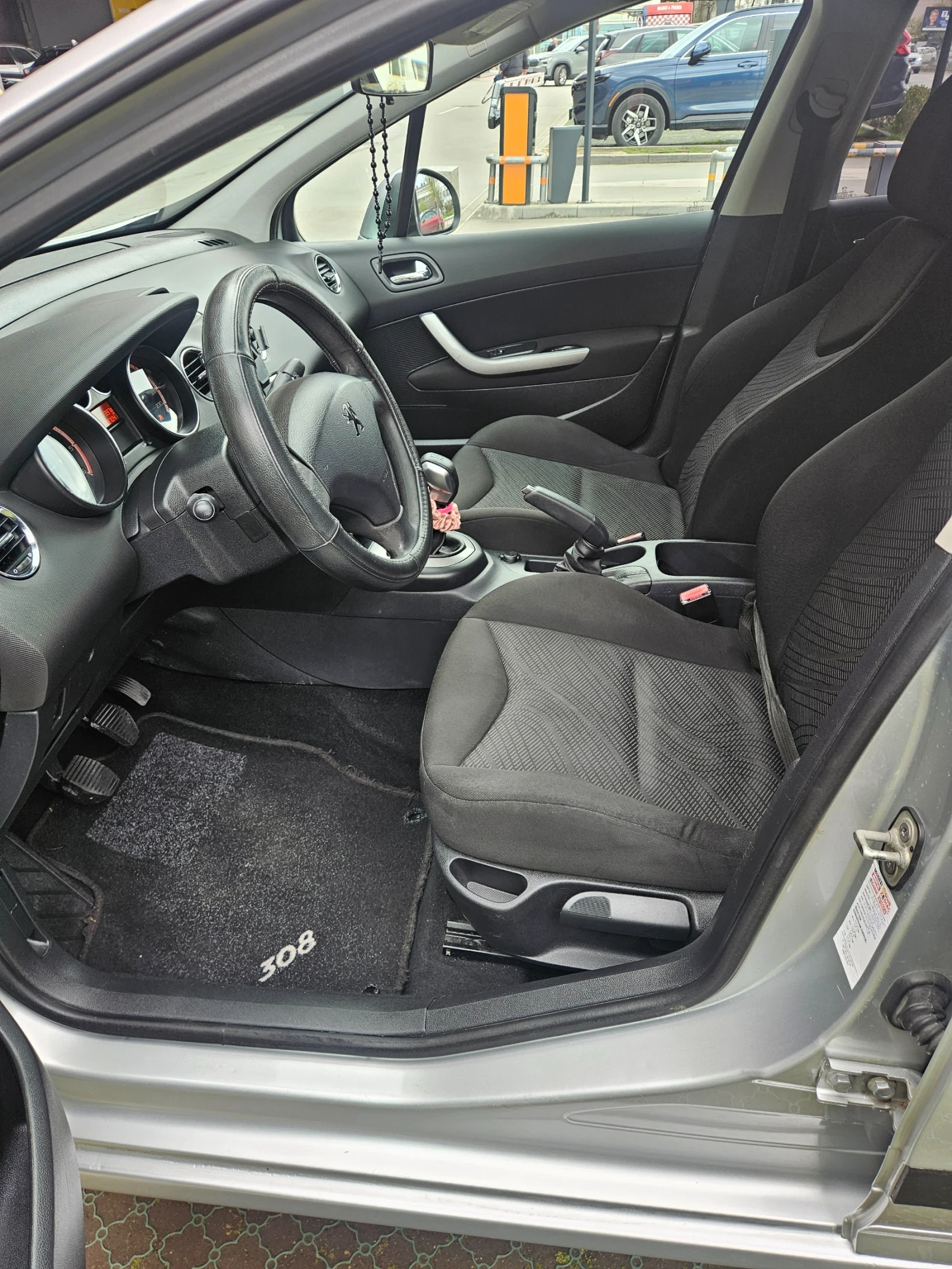 Peugeot 308 1.6HDI 90к.с., снимка 6 - Автомобили и джипове - 54157041