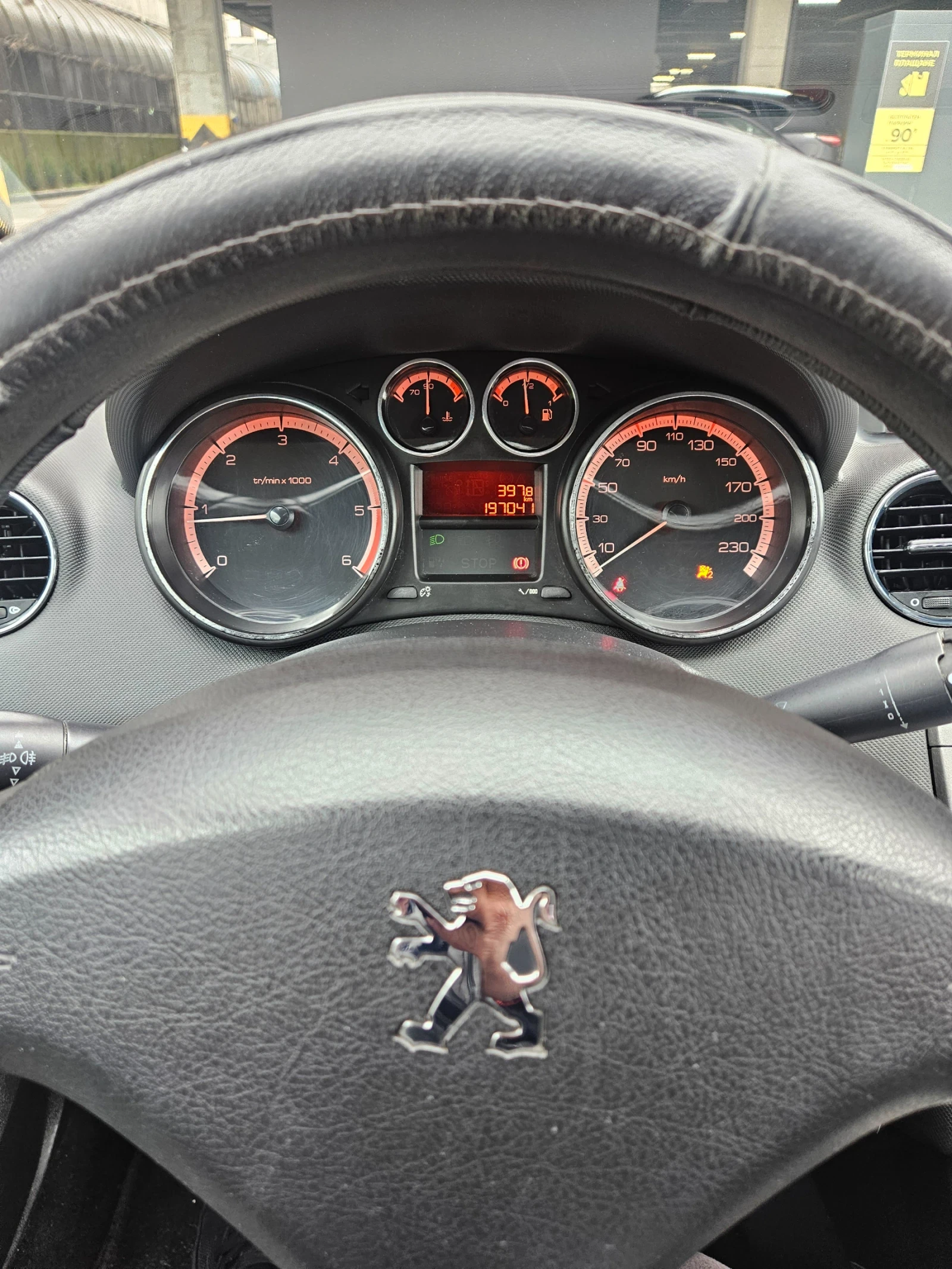 Peugeot 308 1.6HDI 90к.с., снимка 10 - Автомобили и джипове - 54157041