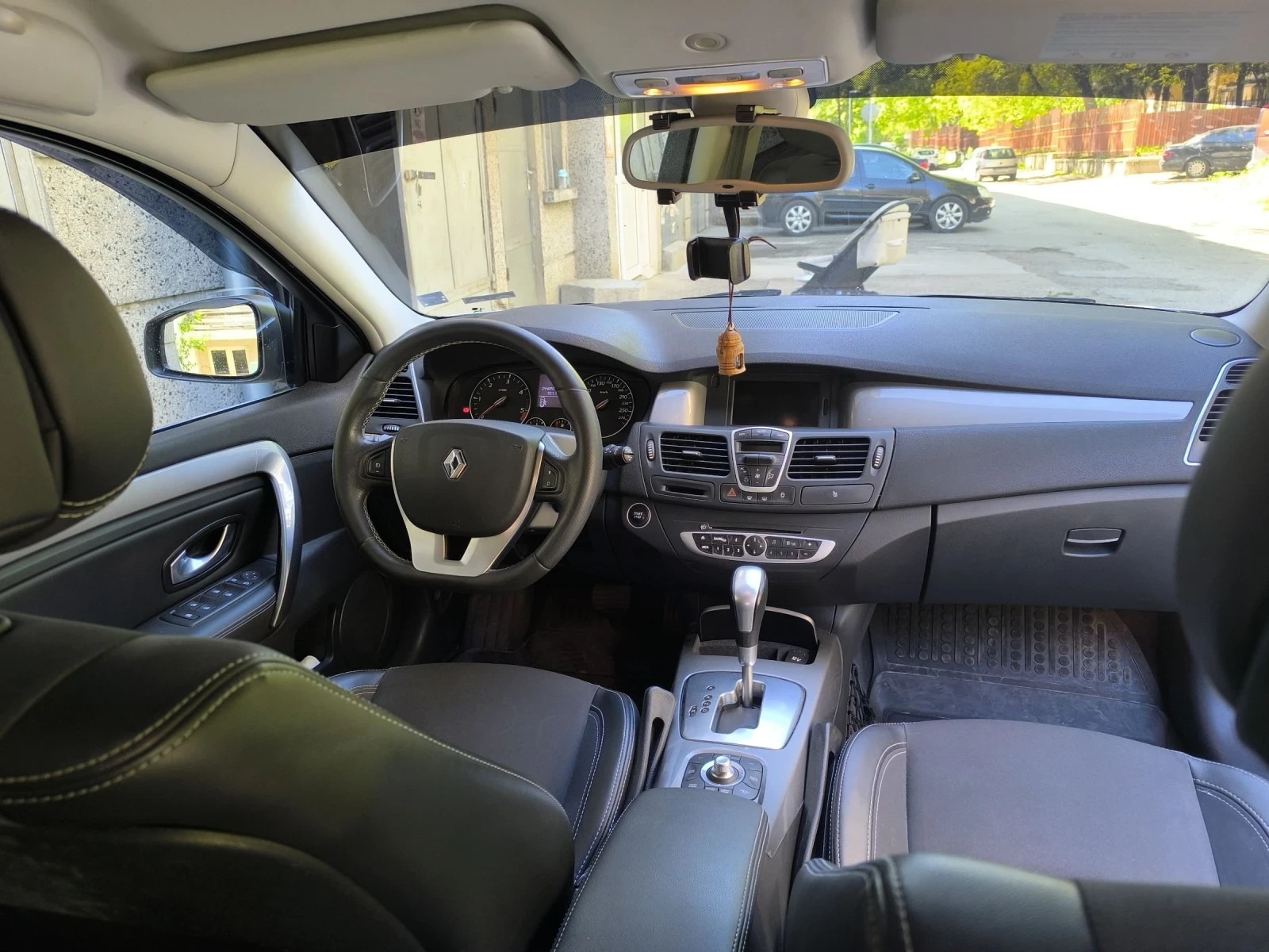 Renault Laguna 3 Grandtour, снимка 7 - Автомобили и джипове - 54318745