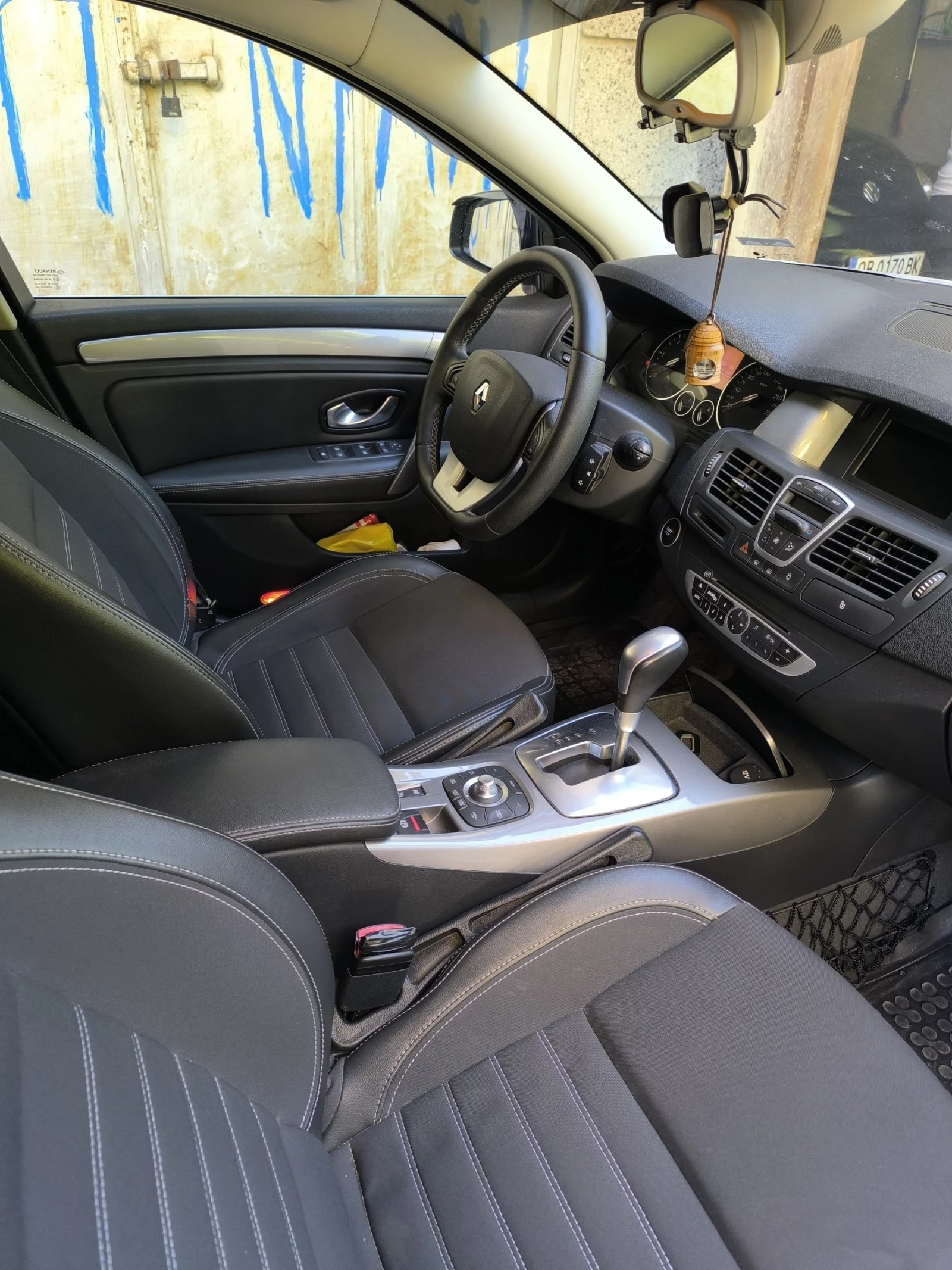 Renault Laguna 3 Grandtour, снимка 9 - Автомобили и джипове - 54318745