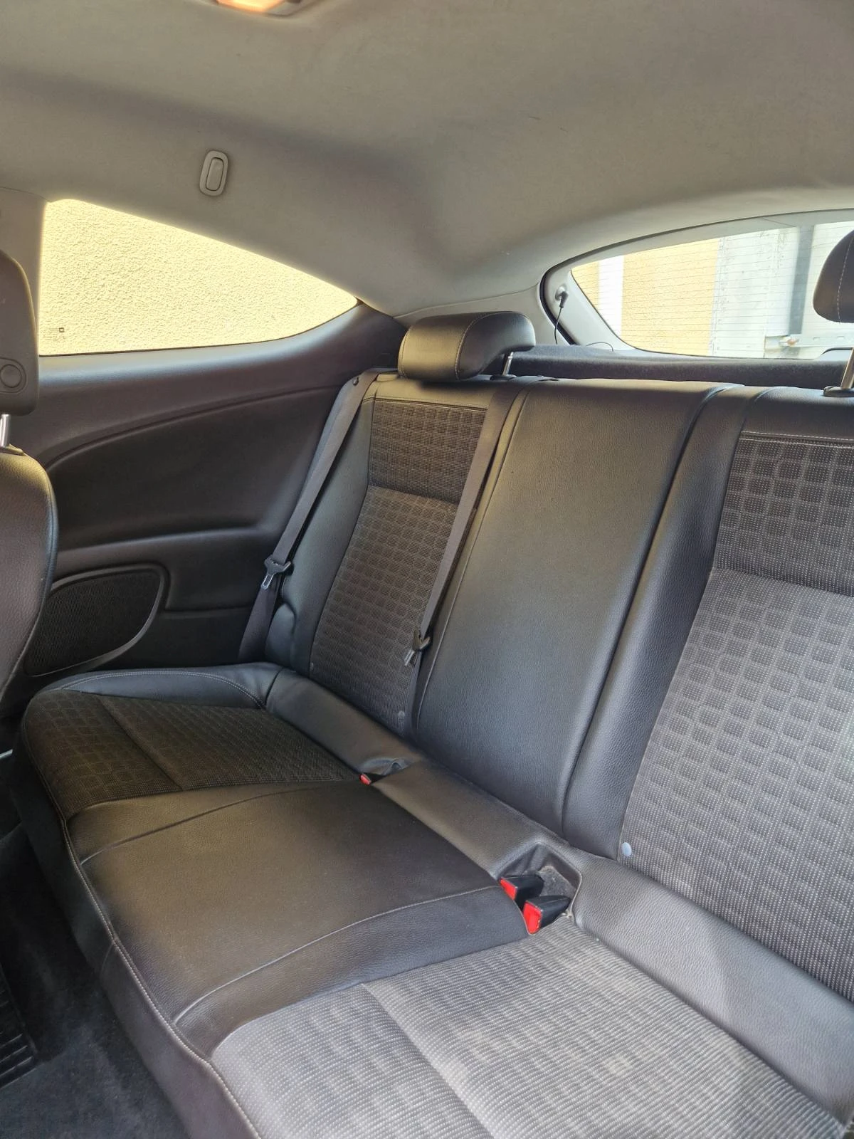 Opel Astra 1.7 GTC, снимка 15 - Автомобили и джипове - 54415776