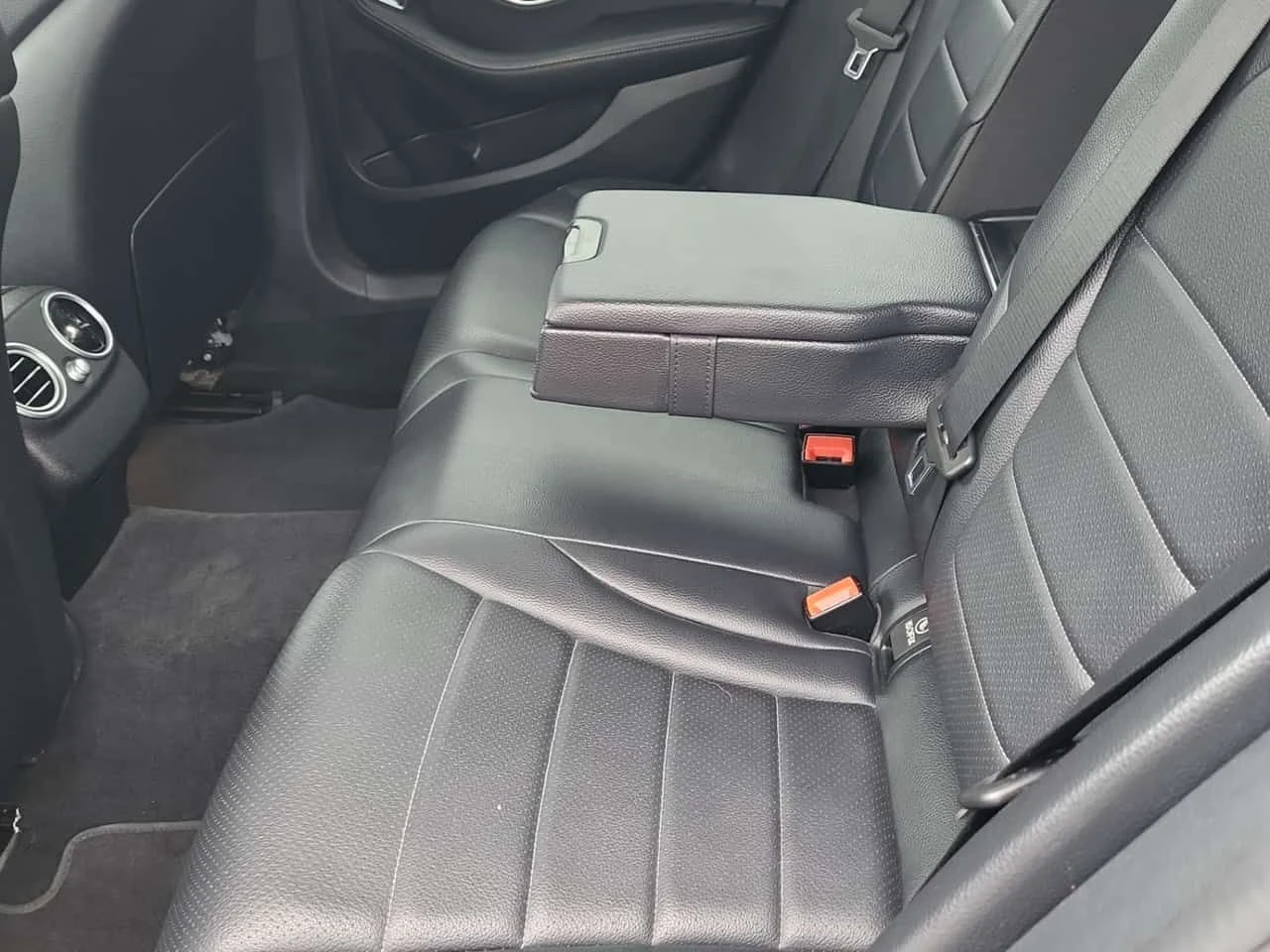 Mercedes-Benz C 300 * WAGON * 2 КЛЮЧА * ПАНОРАМА * ПОДГРЕВ * , снимка 13 - Автомобили и джипове - 54517979