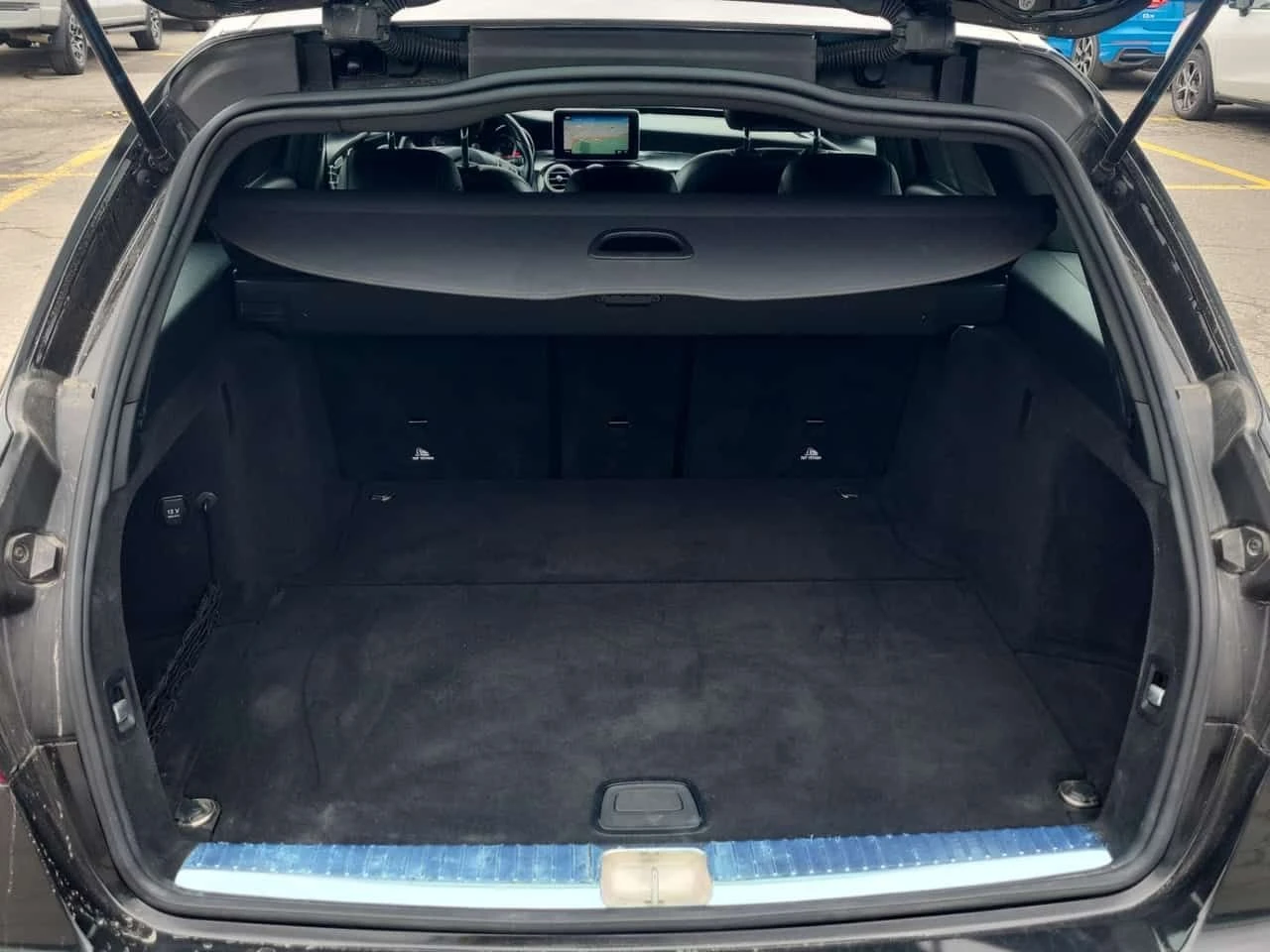 Mercedes-Benz C 300 * WAGON * 2 КЛЮЧА * ПАНОРАМА * ПОДГРЕВ * , снимка 6 - Автомобили и джипове - 54517979