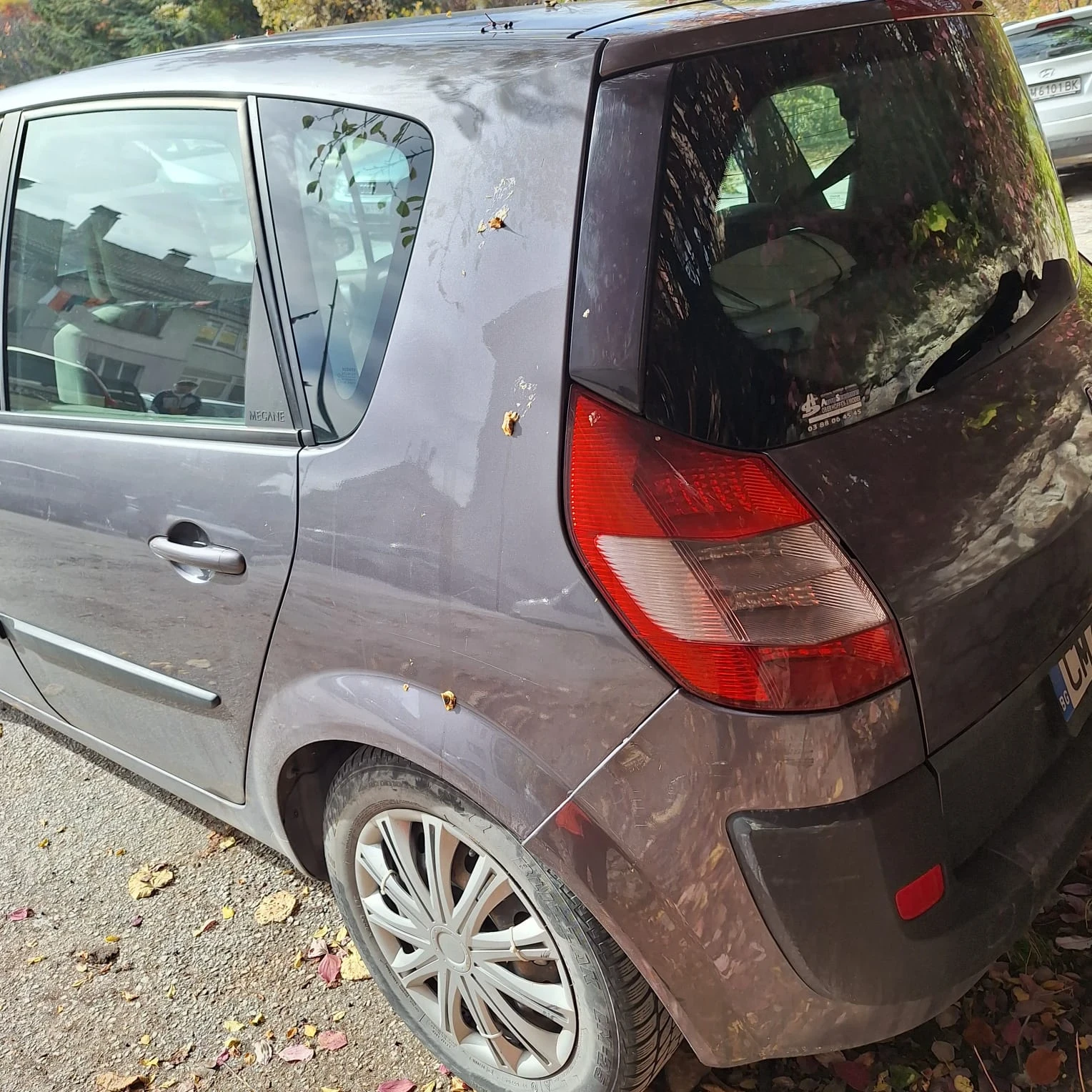 Renault Scenic 1.9 dci, снимка 3 - Автомобили и джипове - 54608363
